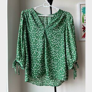 Olivia Grey NWT Green and White Blouse - Size S